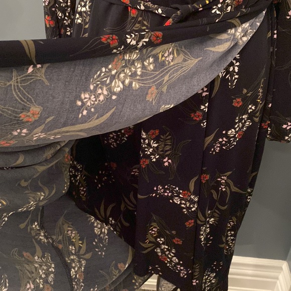 New Floral Wrap Dress - Picture 3 of 7